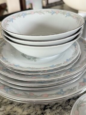 Illusions by Excel Center Stage Soup Cereal Bowl